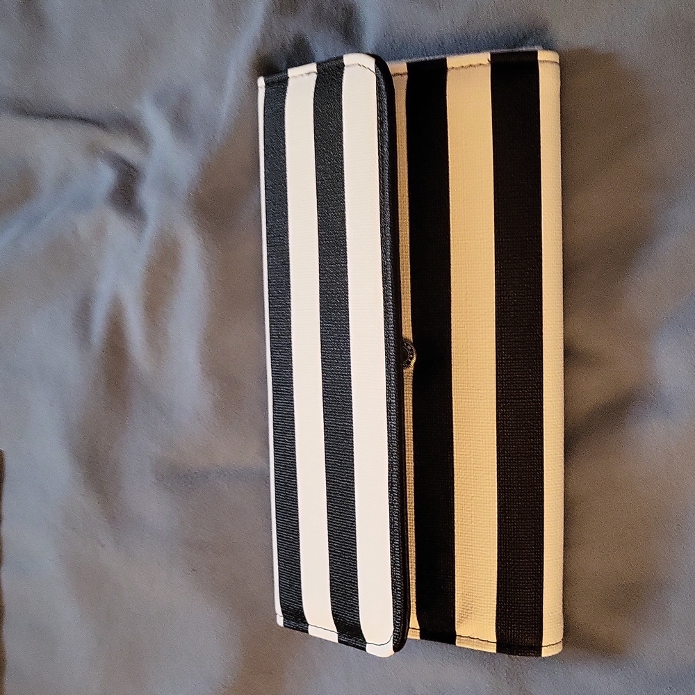 NWT KUT FROM THE KLOTH FOLD OVER WALLET SNAP CLOSURE BLACK/WHITE